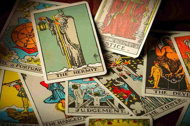 3-Card Tarot Layouts (Past, Present, Future Tarot)