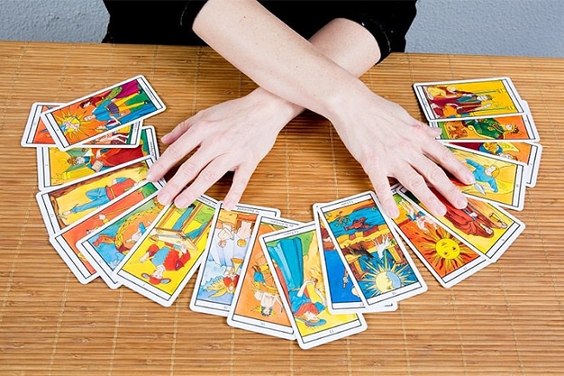 How To Perform A Live Tarot Reading From Anywhere