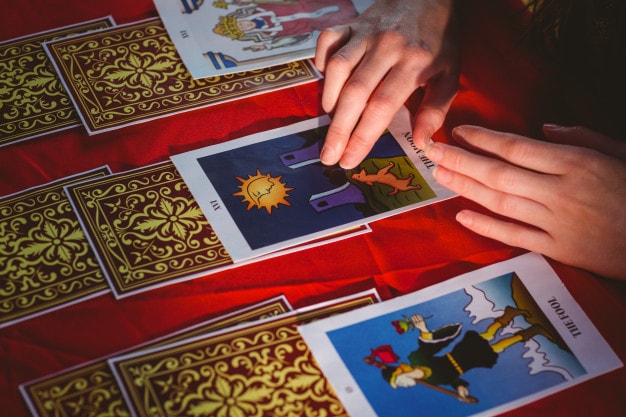 Cómo funcionan las cartas del tarot