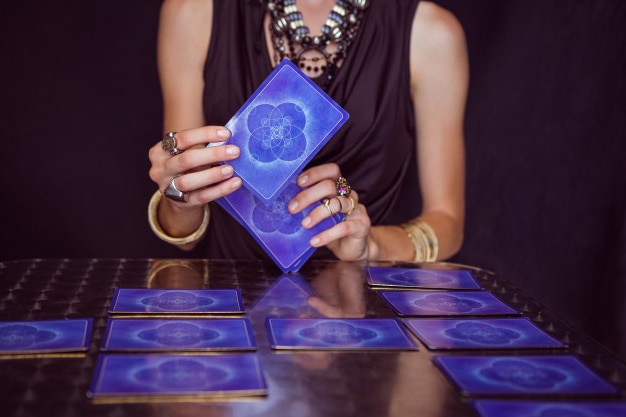 6 Most Common Tarot Spreads And Their Uses
